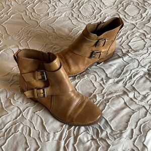 🎉HOST PICK🎉American Eagle Faux Leather Booties w/ Buckles